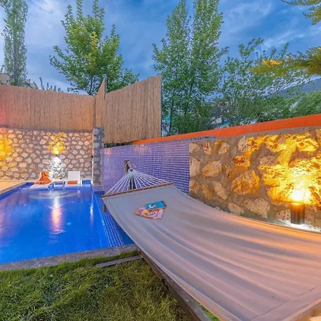 Islamlar With Private Pool 3248 *
