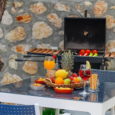 Islamlar With Private Pool Kalkan