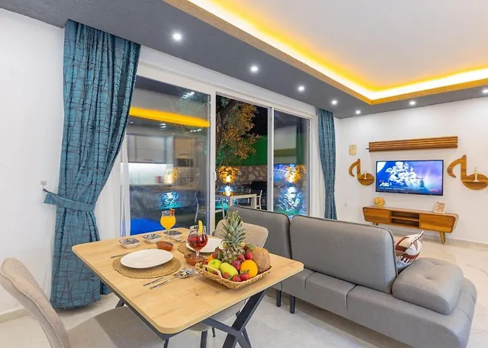Islamlar With Private Pool Kalkan