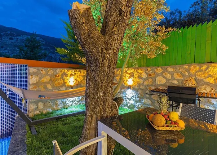 Islamlar With Private Pool Kalkan